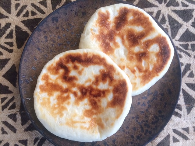 イーストを使ったヨーグルトチーズナン