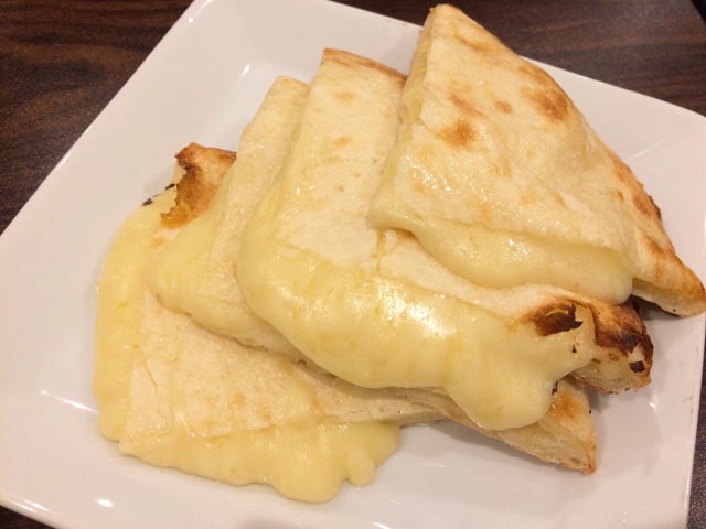 カリーナのチーズナン